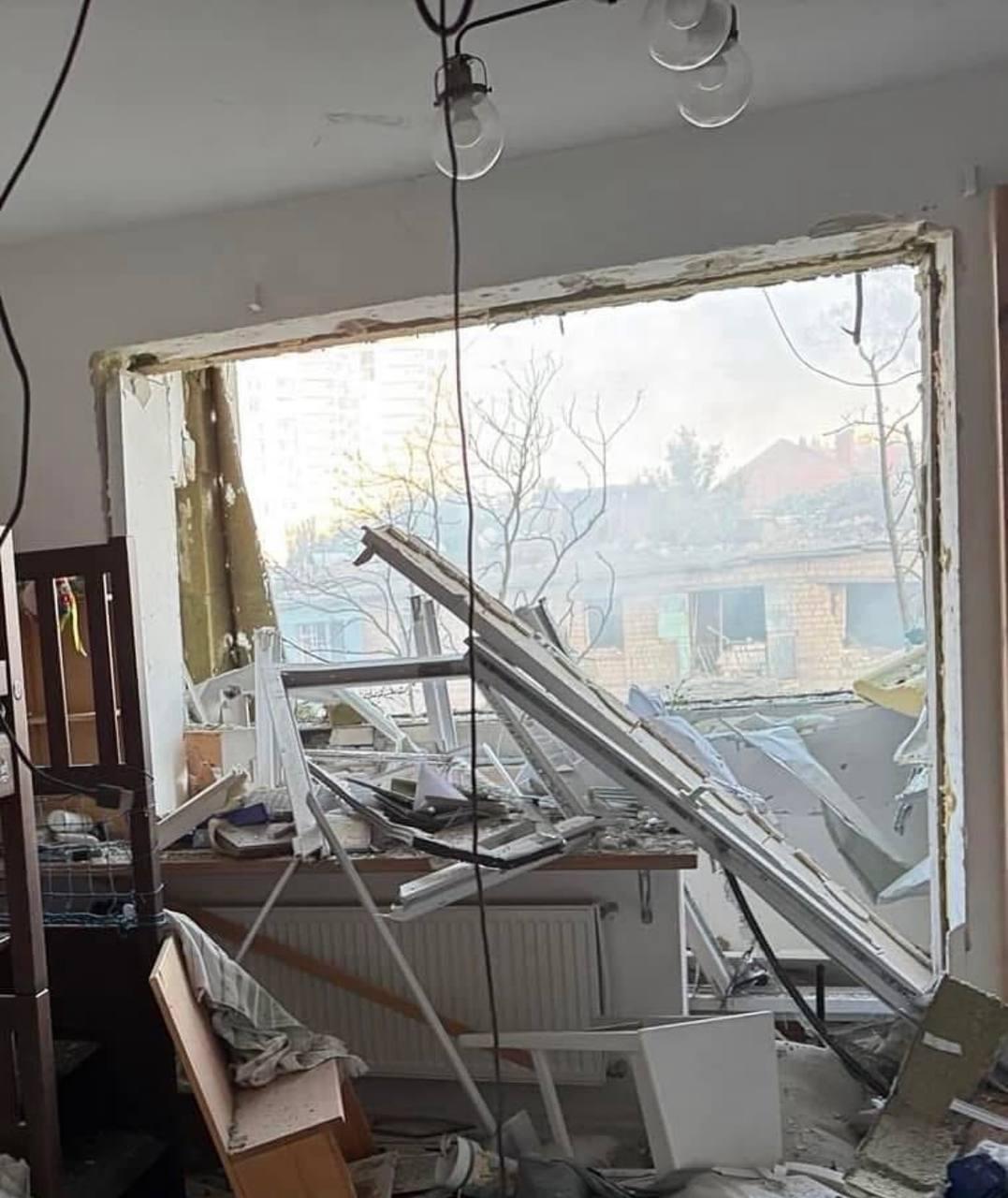 Зруйнована квартира Тараса та Олени Тополі / фото інстаграм Тараса Тополі Зруйнована квартира Тараса та Олени Тополі / фото інстаграм Тараса Тополі