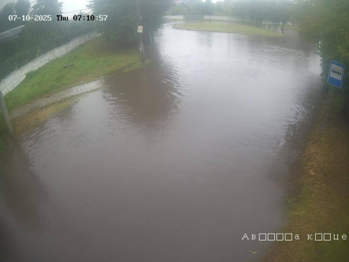 У Львові вулиці йдуть під воду через сильні опади / фото t.me/lvivych_news У Львові вулиці йдуть під воду через сильні опади / фото t.me/lvivych_news